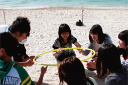 砂浜でのコミュニケーションゲーム